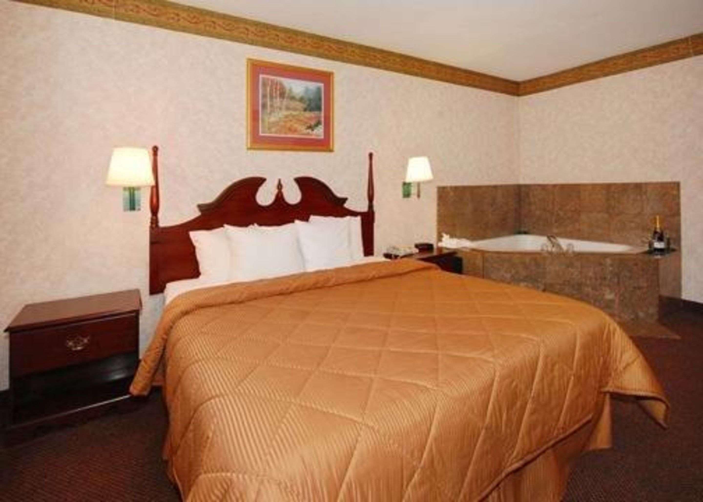 Quality Inn & Suites Tarboro - Kingsboro Exteriör bild