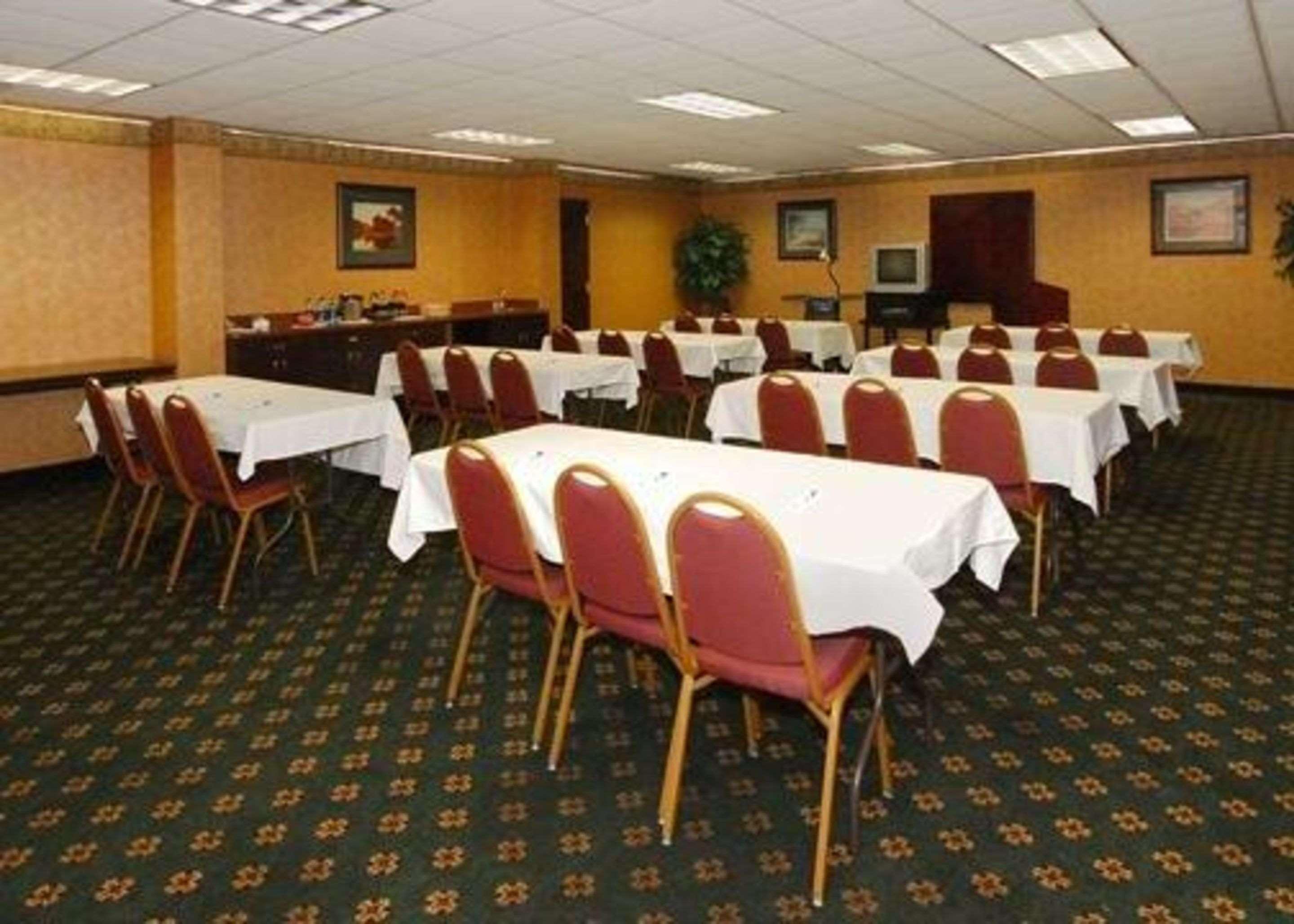 Quality Inn & Suites Tarboro - Kingsboro Exteriör bild