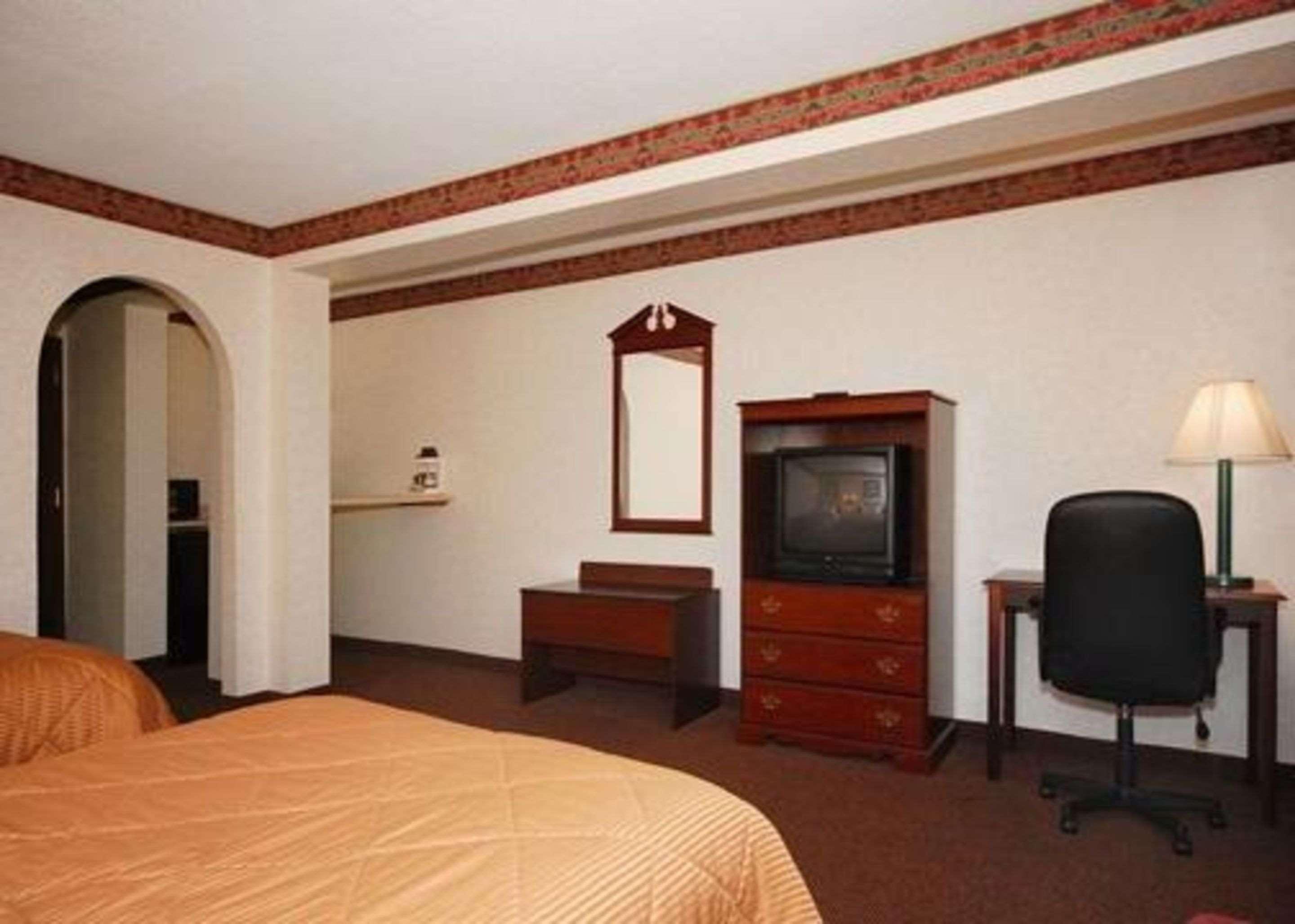 Quality Inn & Suites Tarboro - Kingsboro Exteriör bild