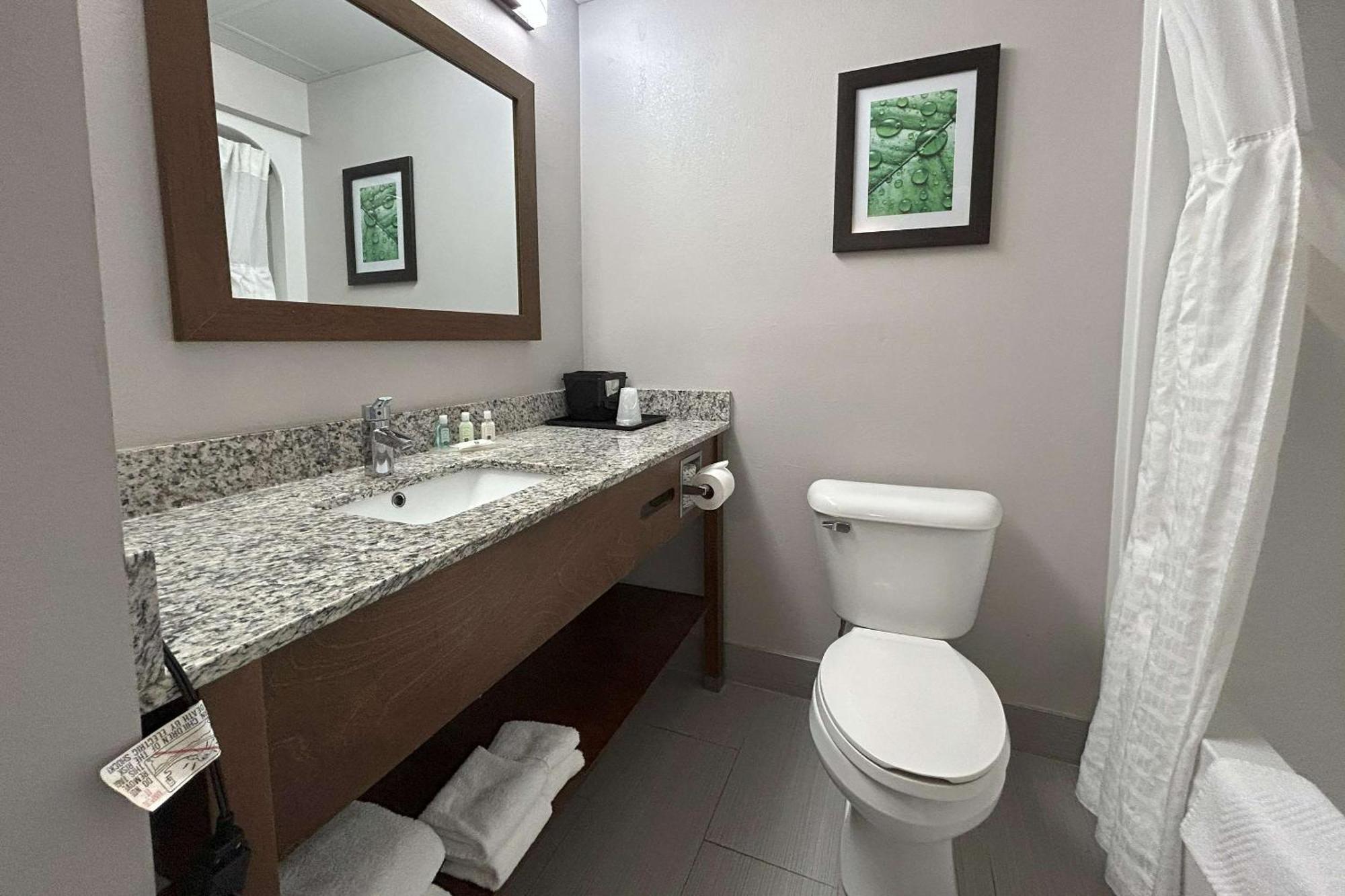 Quality Inn & Suites Tarboro - Kingsboro Exteriör bild