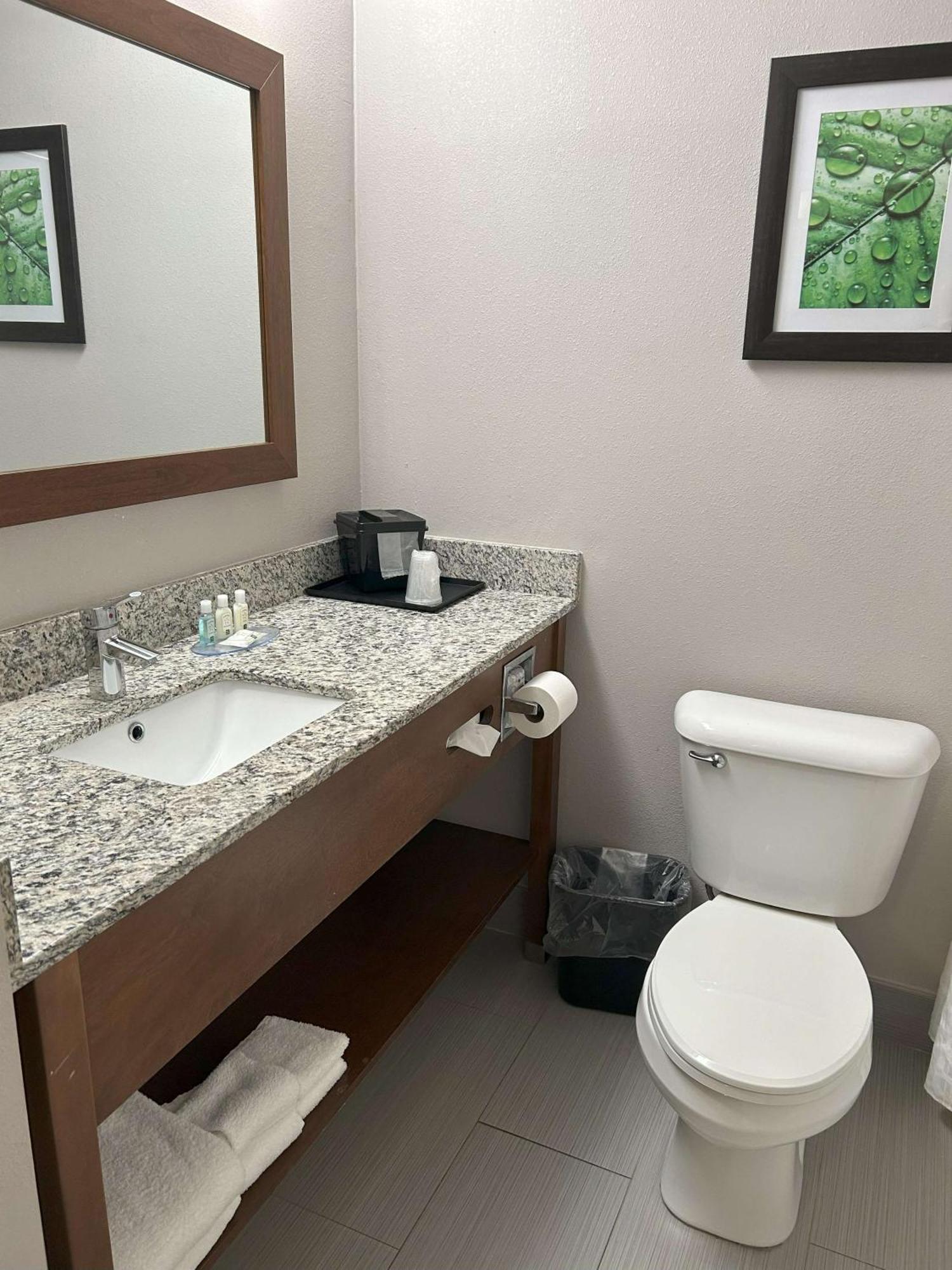 Quality Inn & Suites Tarboro - Kingsboro Exteriör bild