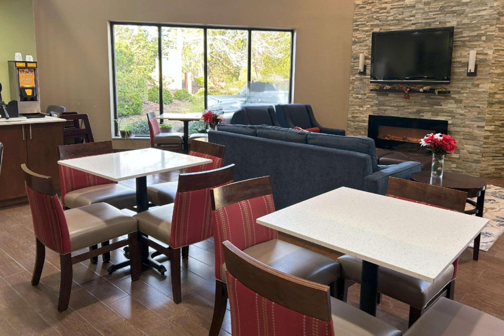 Quality Inn & Suites Tarboro - Kingsboro Exteriör bild